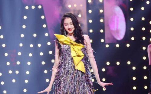 关晓彤鹿晗最新爆料图片,甜蜜瞬间曝光，恋情升温引热议  第2张